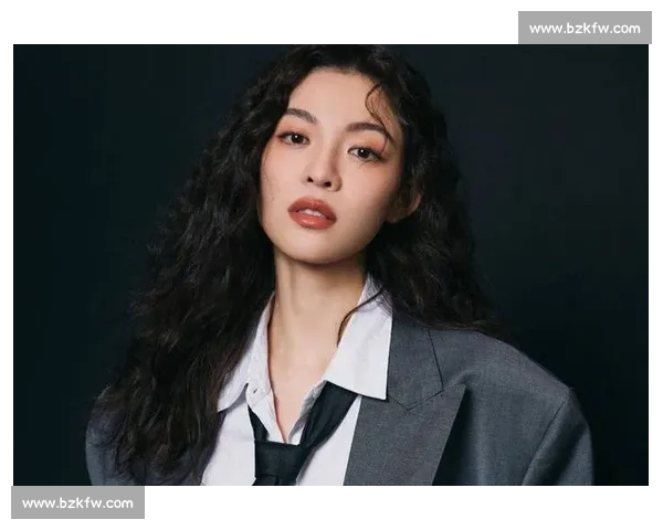 钟楚曦携手实力导演再登荧屏新作 打破演技瓶颈展现多面才华